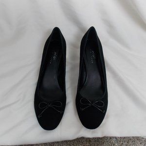 Lord & Taylor Black Shoe